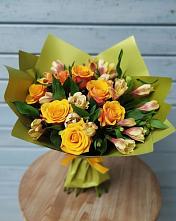 Букет цветов из:  Альстромерии и Розы в Вязниках