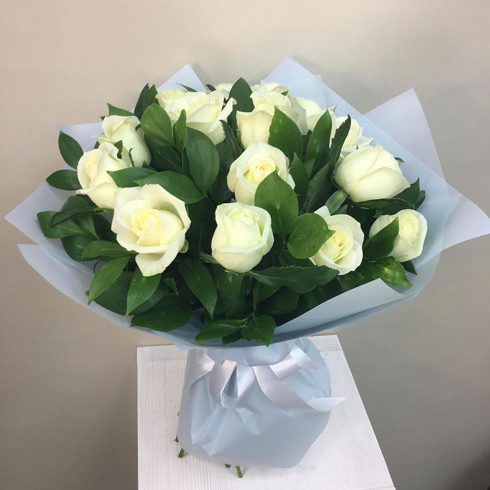 Букет 15 Белых роз Проуд в Вязниках