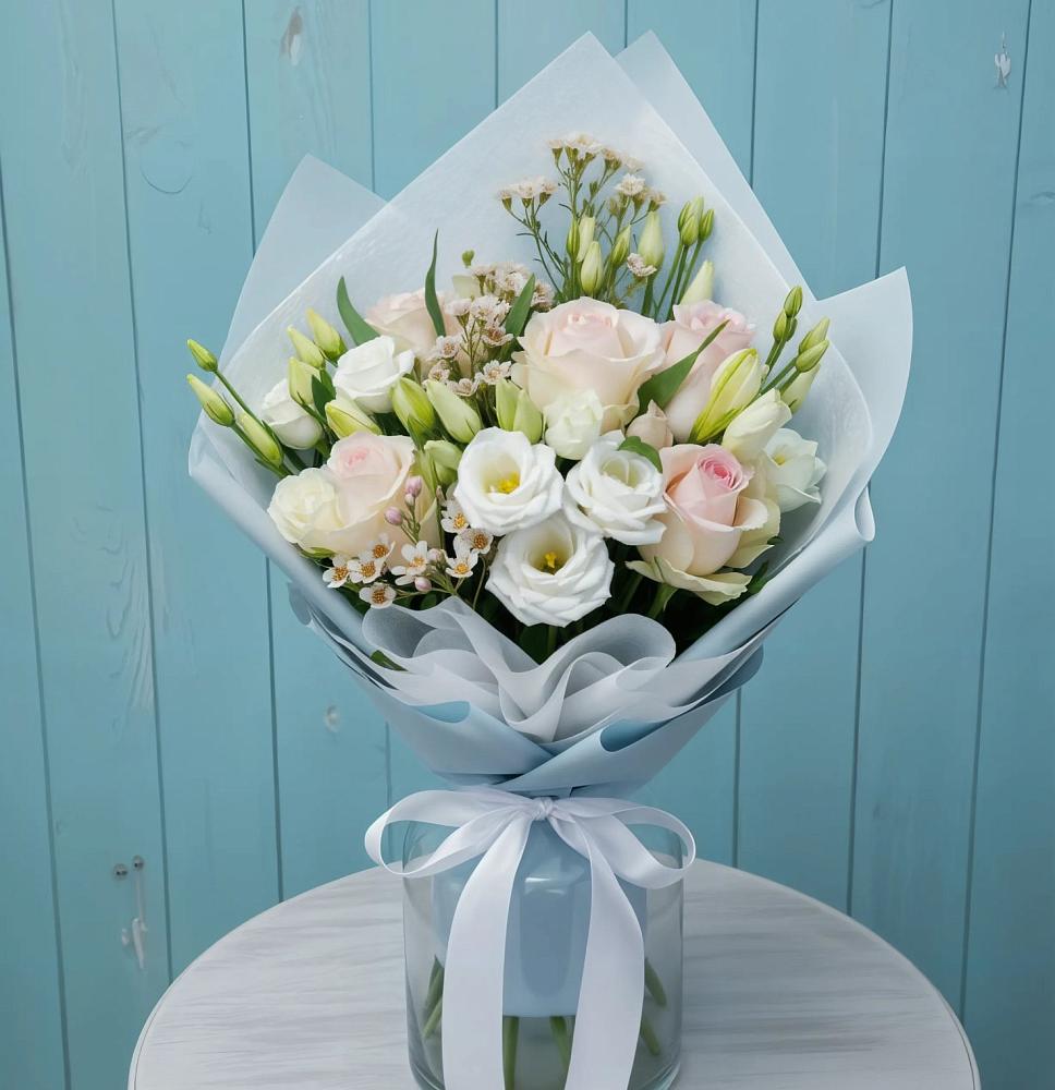 Букет цветов из: Розы и Лизиантусы в Вязниках