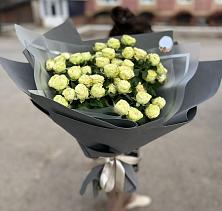 Букет Белые кустовые розы Солинеро в Вязниках