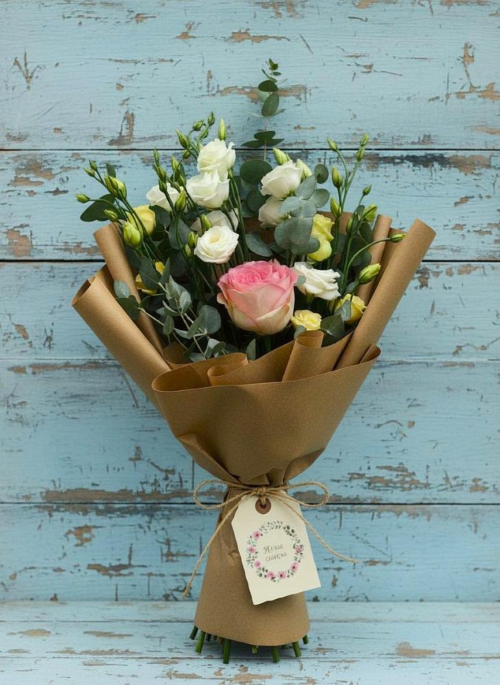 Букет цветов из: Розы и Лизиантусы в Вязниках