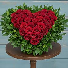 Композиция Сердце в любви в Вязниках Цветочная композиция из Розы в виде сердца в Вязниках