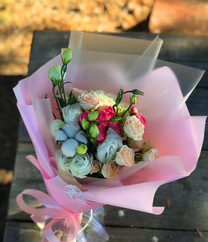 Букет цветов из: Розы и Лизиантусы в Вязниках