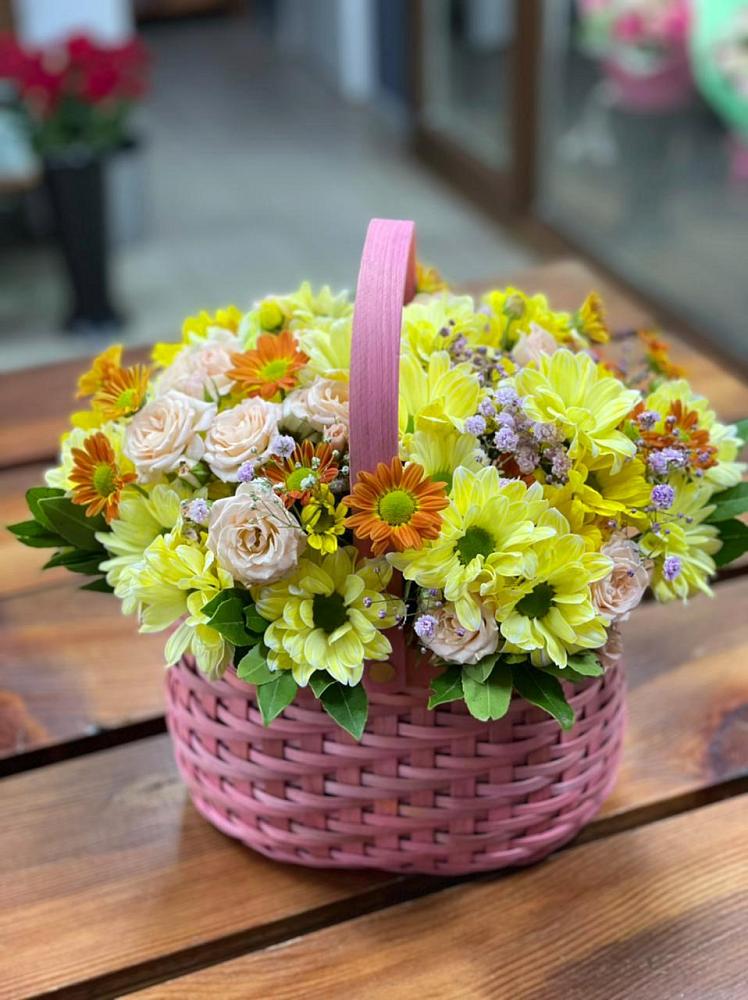 Цветочная композиция из Хризантемы и Розы в корзине в Вязниках