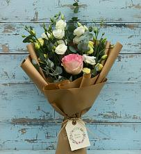 Букет нежный привет в Вязниках Букет цветов из:  Розы и Лизиантусы в Вязниках