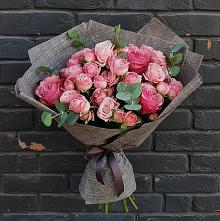 Букет розы в пальмах в Вязниках Букет цветов из: Розы в Вязниках