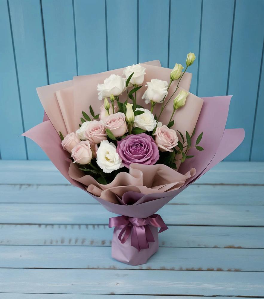 Букет цветов из: Розы и Лизиантусы в Вязниках